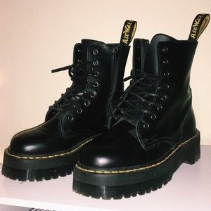 DR. MARTEN JADON 8 EYE BOOTS